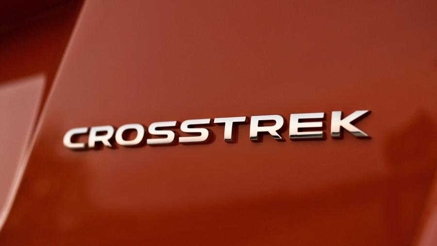Логотип Subaru Crosstrek 2017 года  (фото 57 из 73)